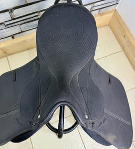 16 1/2” MW Synthetic Lightwieght GP Saddle - Black