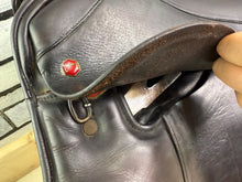 Load image into Gallery viewer, 17 1/2” Wide Albion SLK Ultima Dressage Saddle - Brown