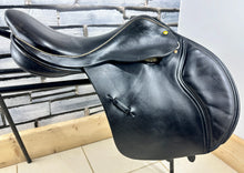 Load image into Gallery viewer, 17” Medium Black Country Jump Saddle - Black