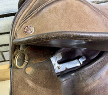 Load image into Gallery viewer, 18” XW Olney (Fylde Marjory) Suede Show/Working Hunter Saddle -Brown- Suede Top