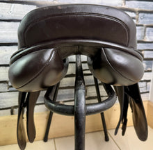 Load image into Gallery viewer, 17 1/2” MW/Fit 2 Lavinia Mitchell Jump Saddle - Brown