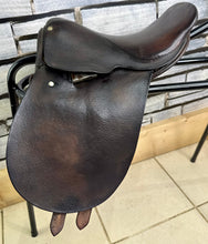 Load image into Gallery viewer, 11 1/2” MW Robinsons English Tiny Pony Saddle - Brown