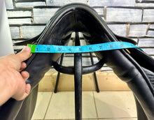 Load image into Gallery viewer, 17 1/2” Medium Jeffries Falcon Event GP Saddle - Black