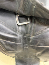 Load image into Gallery viewer, Size 2 Barefoot Cheyenne Treeless Leather GP Saddle - with Pads &amp; Girth - Black - Cob
