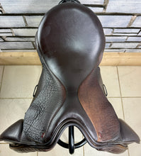 Load image into Gallery viewer, 17” MW Spalding Britannica Cadence Dressage Saddle - Brown