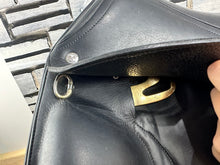 Load image into Gallery viewer, 17” MW Voltaire Adelaide Monoflap Dressage Saddle - Black