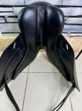 Load image into Gallery viewer, 17 1/2” MW Hockenden Saddlery Monoflap Dressage Saddle - Black