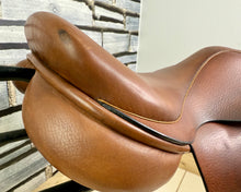 Load image into Gallery viewer, 17 1/2” XW-XXW Frank Baines Balance Zenith Jump Saddle - Tan