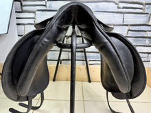 Load image into Gallery viewer, 17 1/2” Medium Spalding Britanica Elite Dressage Saddle - Black