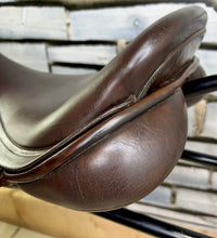 Load image into Gallery viewer, 17” Wide GFS English GP/Jump Saddle - Brown - Square Cantle