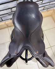 Load image into Gallery viewer, 17-17 1/2” MW Paul Jones Jump Saddle - Brown