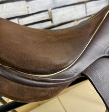 Load image into Gallery viewer, 17” MW English GP/Jump Saddle - Brown