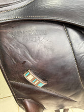 Load image into Gallery viewer, 17 1/2” MW Voltaire Lexington Monoflap Jump Saddle -2015- Brown