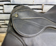 Load image into Gallery viewer, 18” Wide Thorowgood Griffin Standard GP Saddle - Black