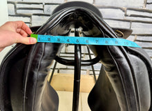 Load image into Gallery viewer, 17” Wide Ideal/Martin Wilkinson Suzannah Dressage Saddle - Black