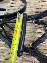 Load image into Gallery viewer, S/H In-hand Showing Bridle, Bit, Coupling &amp; Lead - Cob