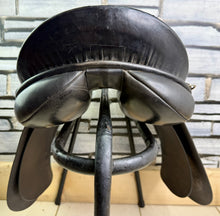 Load image into Gallery viewer, 17 1/2” MW Jeffries Falcon English Event VSD Saddle - Black
