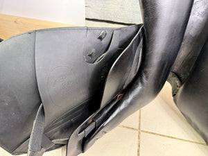 17” Medium Prestige Engelke D2 Dressage Saddle - Black