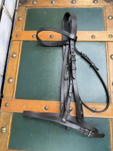 Load image into Gallery viewer, Morris &amp; Nolan Hunter Snaffle Bridle - Black -Cob Size/Suit TB- English Leather