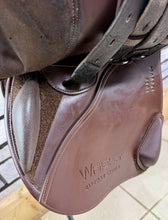 Load image into Gallery viewer, 16 1/2” Changeable Gullet Whitaker Barnsley Pony Jumping Saddle - Brown
