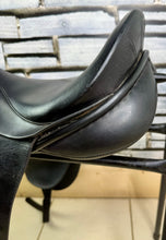 Load image into Gallery viewer, 17 1/2” Medium Spalding Britanica Elite Dressage Saddle - Black