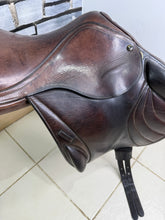 Load image into Gallery viewer, 17 1/2” Wide Paramount Monoflap Jump Saddle - Brown