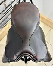 Load image into Gallery viewer, 16 1/2” Wide Kings Saddlery Show/WH Saddle - Brown