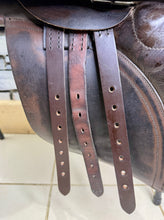 Load image into Gallery viewer, 17 1/2” Wide Ideal Classic GP Saddle - Brown