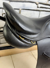 Load image into Gallery viewer, 16 1/2” Wide Oakland House Saddlery GP Saddle - Black - Cob Wide