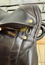 Load image into Gallery viewer, 15” Medium-Wide/XW Equxtra Serpent WH Pony Show Saddle - Changeable Gullet - Brown