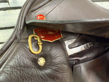 Load image into Gallery viewer, 17 1/2” Medium Albion K2 Jump Saddle - Brown