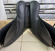 Load image into Gallery viewer, 17” XW/Changeable Gullet Wintec 2000 GP Saddle - Black