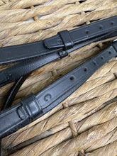 Load image into Gallery viewer, S/H Complete Hunter Snaffle Bridle &amp; Rubber Reins - Black - Cob