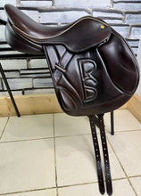 Load image into Gallery viewer, 16 1/2” Wide R.S. Saddles Excelle Monoflap Jump Saddle - Brown
