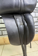 Load image into Gallery viewer, 17” Medium Albion Style Dressage Saddle - Black