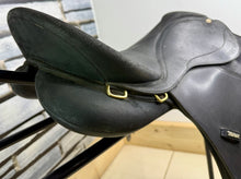 Load image into Gallery viewer, 17” XW/Changeable Gullet Wintec 2000 GP Saddle - Black