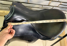 Load image into Gallery viewer, 17” Wide Farrington/Shires GP Saddle - Black