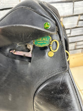 Load image into Gallery viewer, 17” Wide Ideal Classic GP Saddle - Black