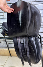 Load image into Gallery viewer, 17” Medium Jeffries Falcon Event GP Saddle - Black
