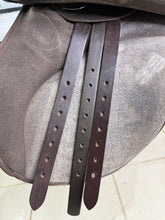 Load image into Gallery viewer, 16 1/2” Wide/Changeable Gullet Wintec Pony GP Saddle - Brown