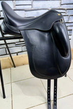 Load image into Gallery viewer, 17 1/2” Wide Stride Free Elite Dressage Saddle - Black