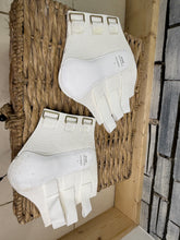 Load image into Gallery viewer, Gygax Super Lite Brushing Eco-Boots - Size 1/Small - White