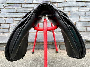 15 1/2” MW Barnsby WH Saddle - Black