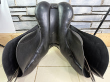 Load image into Gallery viewer, 17” Wide Jeffries Falcon Hawk Event Saddle - Black