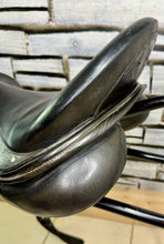Load image into Gallery viewer, 17 1/2” XW Albion Genesis Ultima Dressage Saddle - Adjusta Tree - Black - Extra Wide
