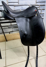 Load image into Gallery viewer, 17 1/2” MW LH Albion SLK Dressage Saddle - Black