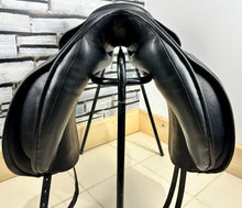 Load image into Gallery viewer, 17 1/2” Wide Harry Dabbs Dressage Saddle - Black