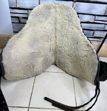 Load image into Gallery viewer, Size 2 Barefoot Cheyenne Treeless Leather GP Saddle - with Pads &amp; Girth - Black - Cob