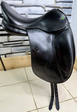 Load image into Gallery viewer, 17 1/2” MW Hockenden Saddlery Monoflap Dressage Saddle - Black