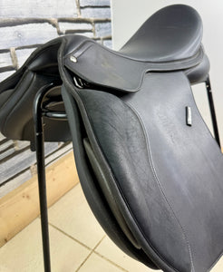 17 1/2” Wide/Changeable Gullet Wintec 500 GP Saddle - Black